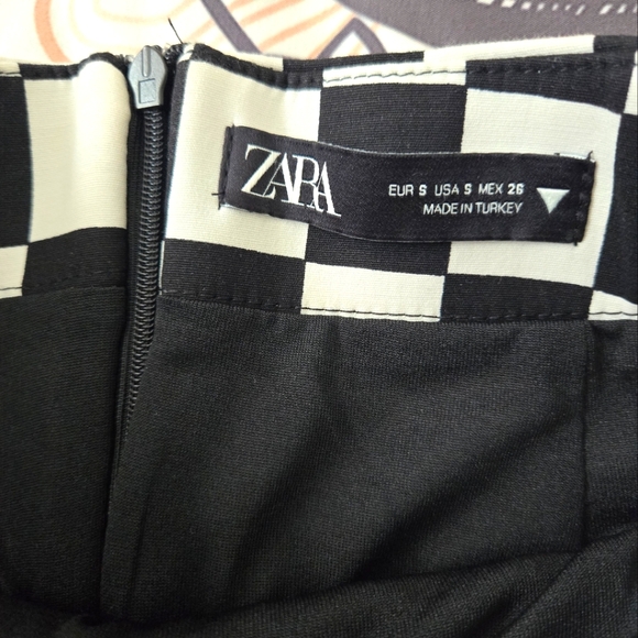 NWOT ZARA checkered skirt - Picture 3 of 4